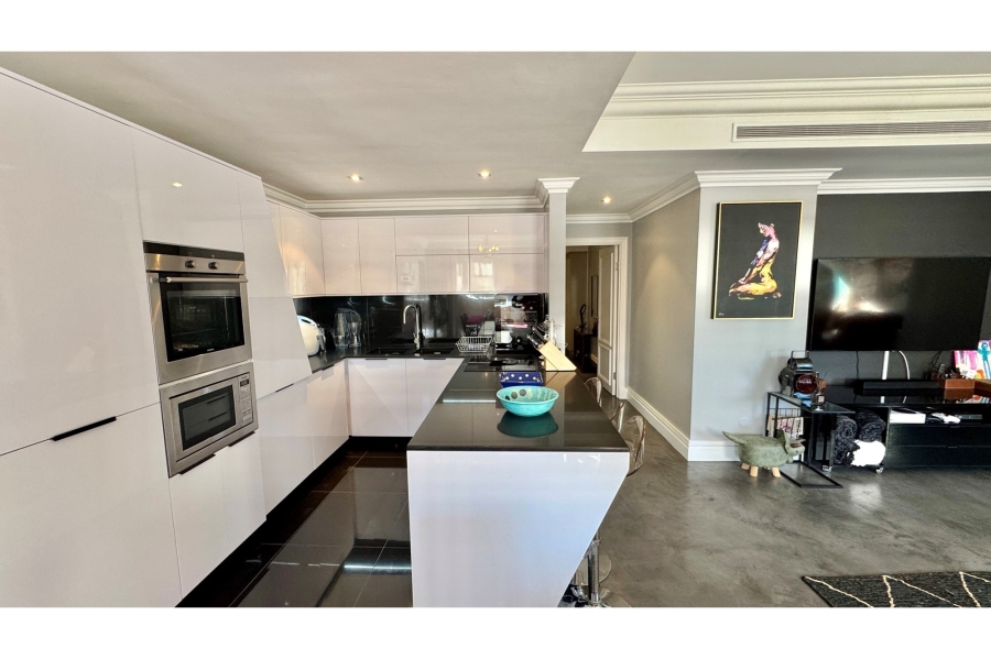To Let 2 Bedroom Property for Rent in Green Point Western Cape